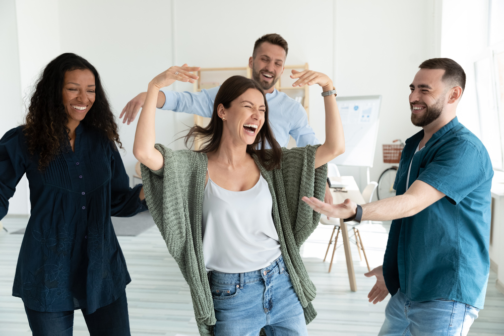 lachen-soziale-bindungen-schluessel-gesundheit